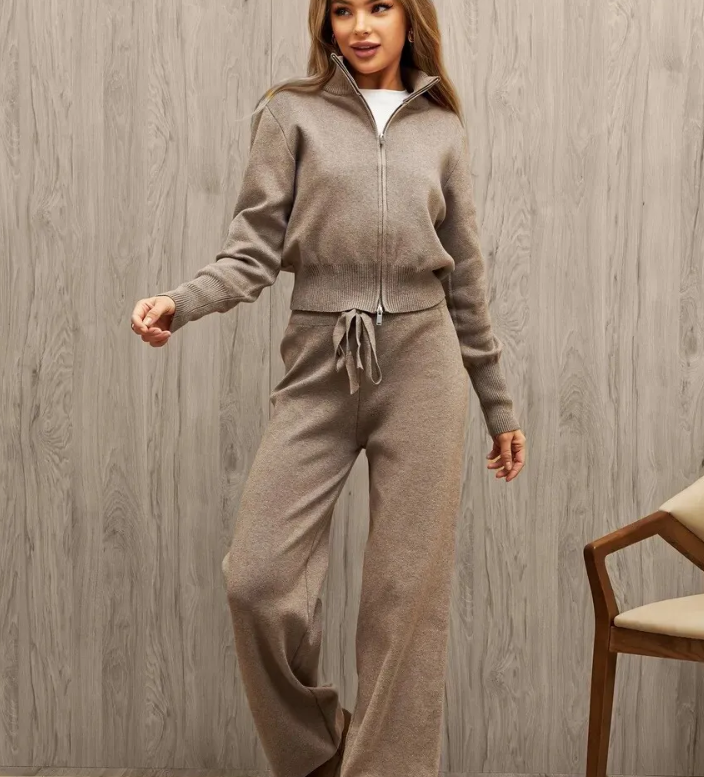 Women's Hooded Knit Tracksuit in Brown